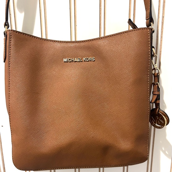 Michael Kors Brown leather purse - Picture 2 of 14